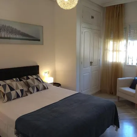 Apartamento Cerca Del Mar Con Piscina Y Parking.