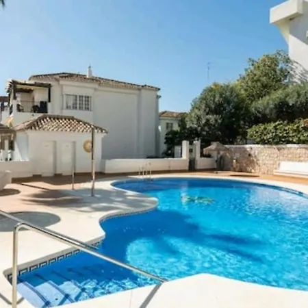 Apartamento Cerca Del Mar Con Piscina Y Parking.