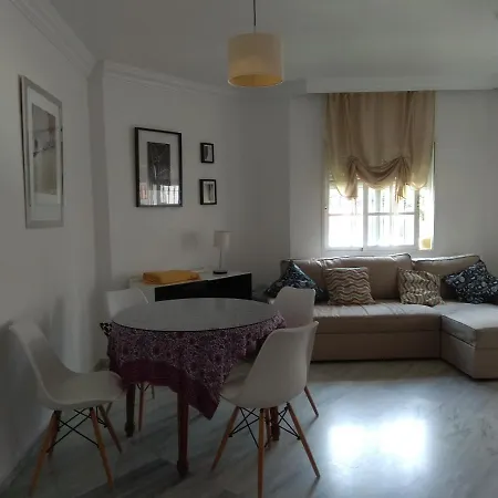 Apartamento Apartamento Cerca Del Mar Con Piscina Y Parking. *